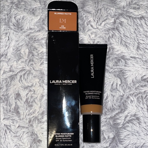 laura mercier Other - ✨✨Laura Mercier Tinted Moisturizer Blurred Matte 4W Ochre shade- 1.5 fl oz
